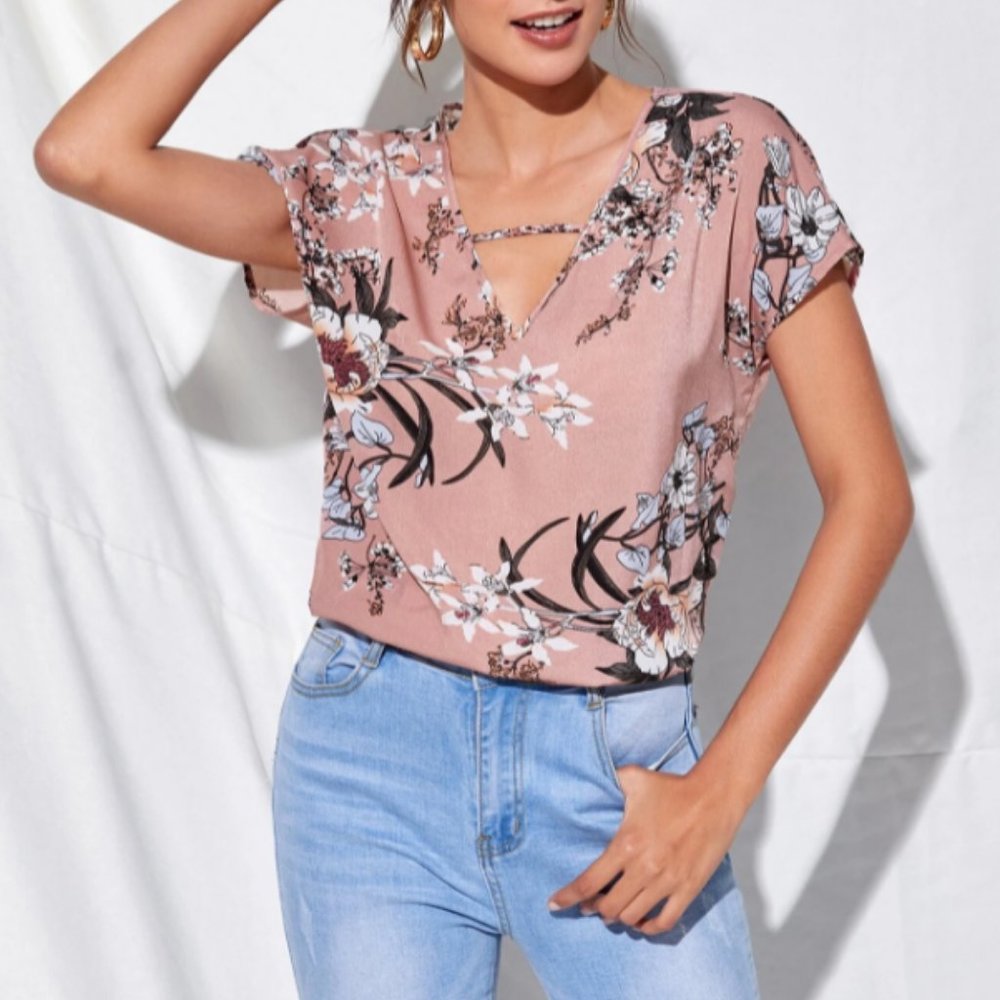 SHEIN Women's Cutout V-neck Floral Print T… - Picture 1 of 11